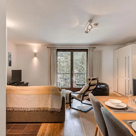 Cosmiques, Alpes Agency, Chamonix, Sleeps 4 * 霞慕尼