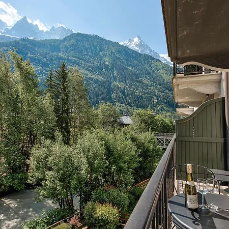 Cosmiques, Alpes Agency, Chamonix, Sleeps 4