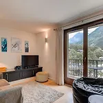 Apartment Cosmiques, Alpes Agency, Central Chamonix, Sleeps 4 Chamonix