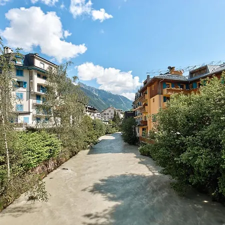 Apartment Cosmiques, Alpes Agency, Central Chamonix, Sleeps 4 Apartamento *