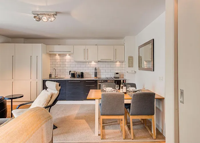 Apartment Cosmiques, Alpes Agency, Central Chamonix, Sleeps 4 *