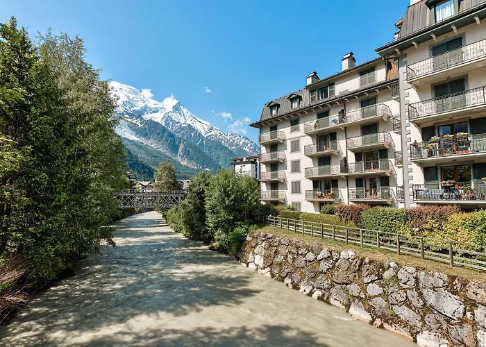 Apartment Cosmiques, Alpes Agency, Central Chamonix, Sleeps 4 Chamonix