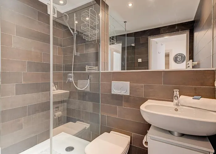 Apartamento Apartment Cosmiques, Alpes Agency, Central Chamonix, Sleeps 4 *