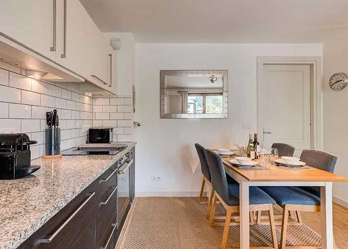 Apartment Cosmiques, Alpes Agency, Central Chamonix, Sleeps 4