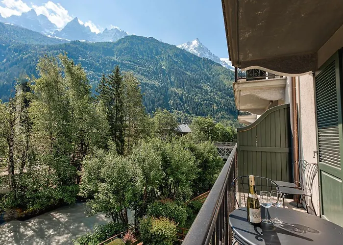 Apartment Cosmiques, Alpes Agency, Central Chamonix, Sleeps 4