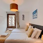 Appartement Apartment Cosmiques, Alpes Agency, Central Chamonix, Sleeps 4 Chamonix
