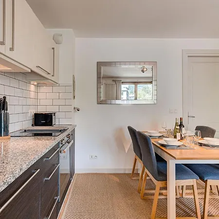 Apartment Cosmiques, Alpes Agency, Central Chamonix, Sleeps 4