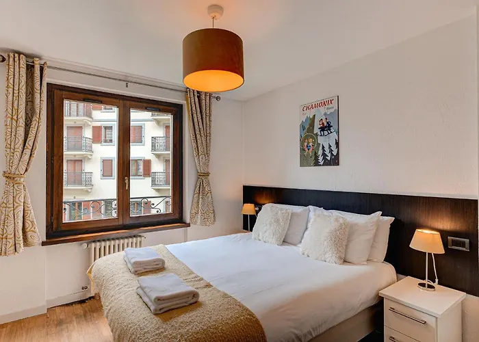 Apartamento Apartment Cosmiques, Alpes Agency, Central Chamonix, Sleeps 4