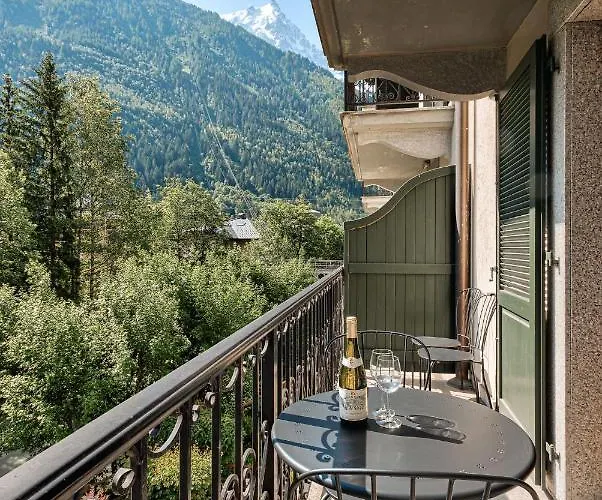 Apartment Cosmiques, Alpes Agency, Central Chamonix, Sleeps 4 Chamonix Mont Blanc